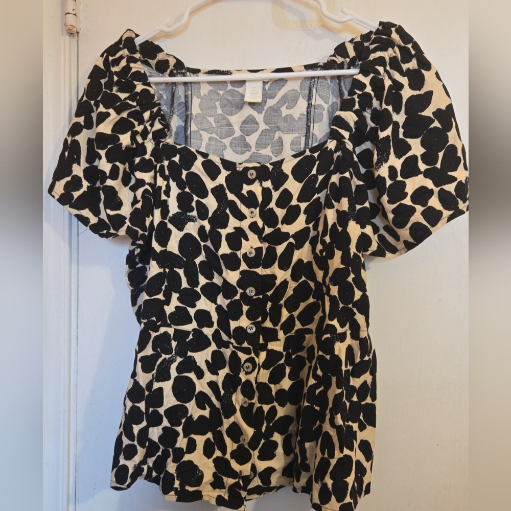 H&M Black and Cream Blouse Size LARGE